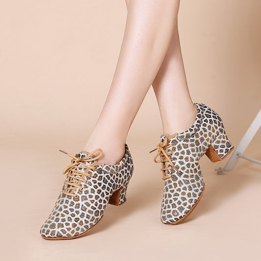 Zapato de baile de tacón medio alto para baile latino