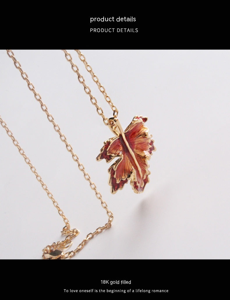 Collar largo esmaltado por goteo con esmalte de hoja de arce para mujer