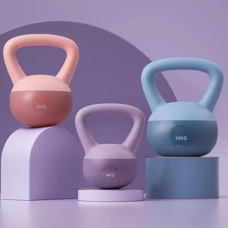 Kettlebell à domicile pour femmes