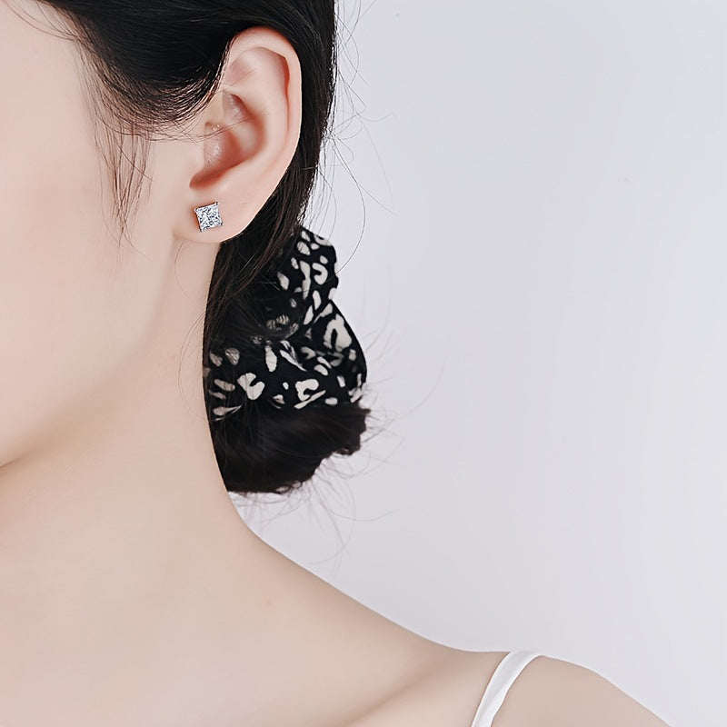 Boucles d'oreilles en argent Sterling 925, Design d'intérêt particulier, Moissanite