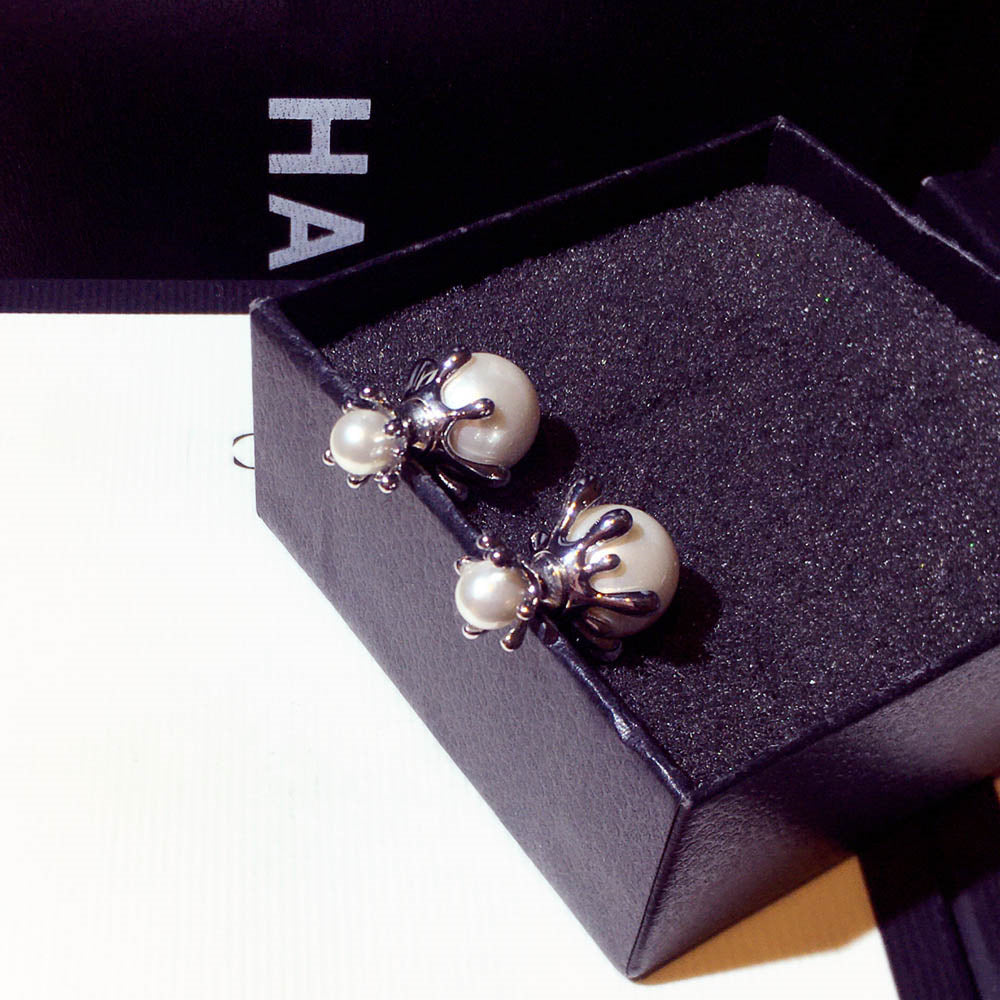 Fashion Design Silver Needle Pearl Earrings