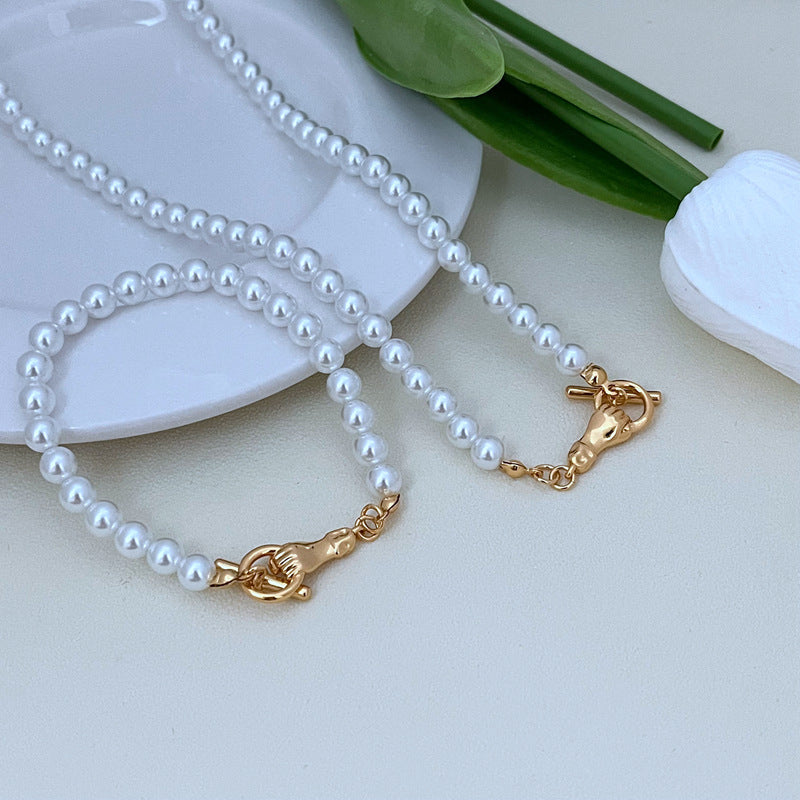 Special-interest Design Handle TO Buckle Clavicle Chain Exquisite Temperament Pearl Bracelet Necklace