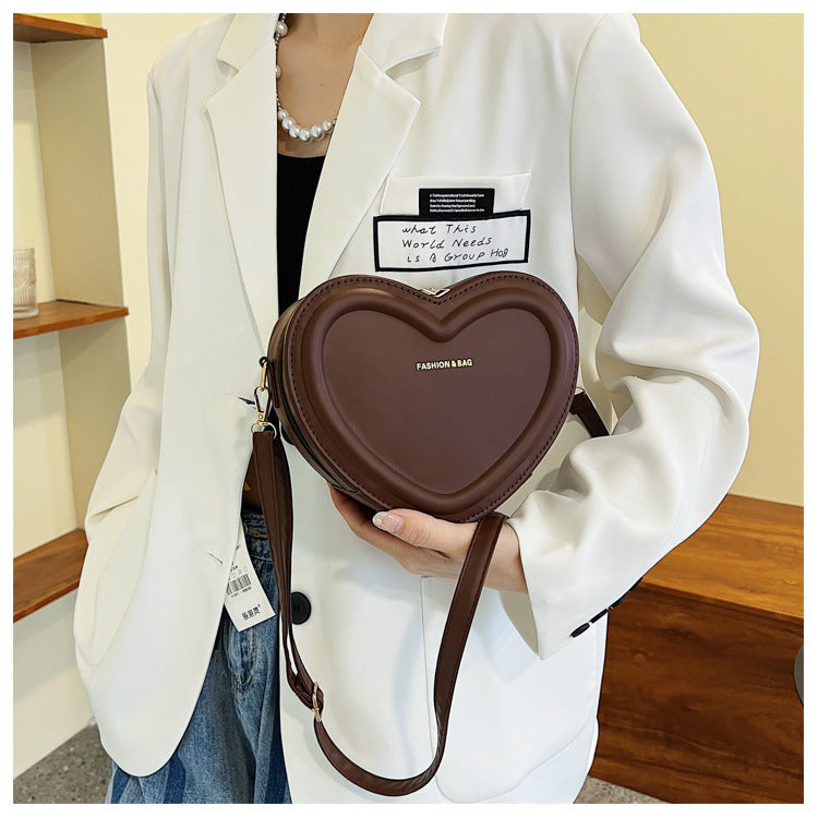 Sac messager à bandoulière en forme de coeur à la mode
