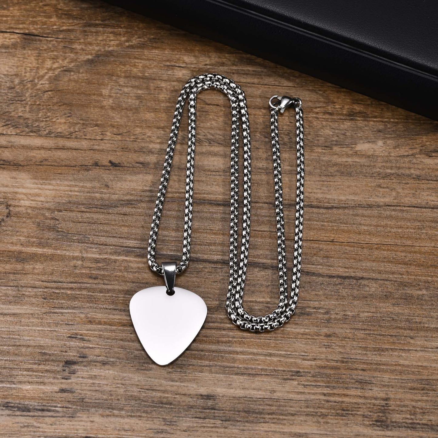 Pendentif médiator de guitare léger en acier inoxydable, collier noir en acier titane