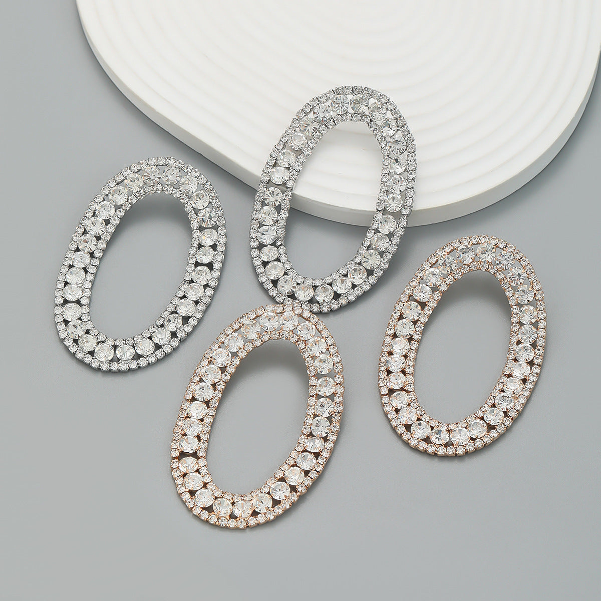 Claw Chain Exaggerated Diamond-embedded Full Diamond Banquet Earrings