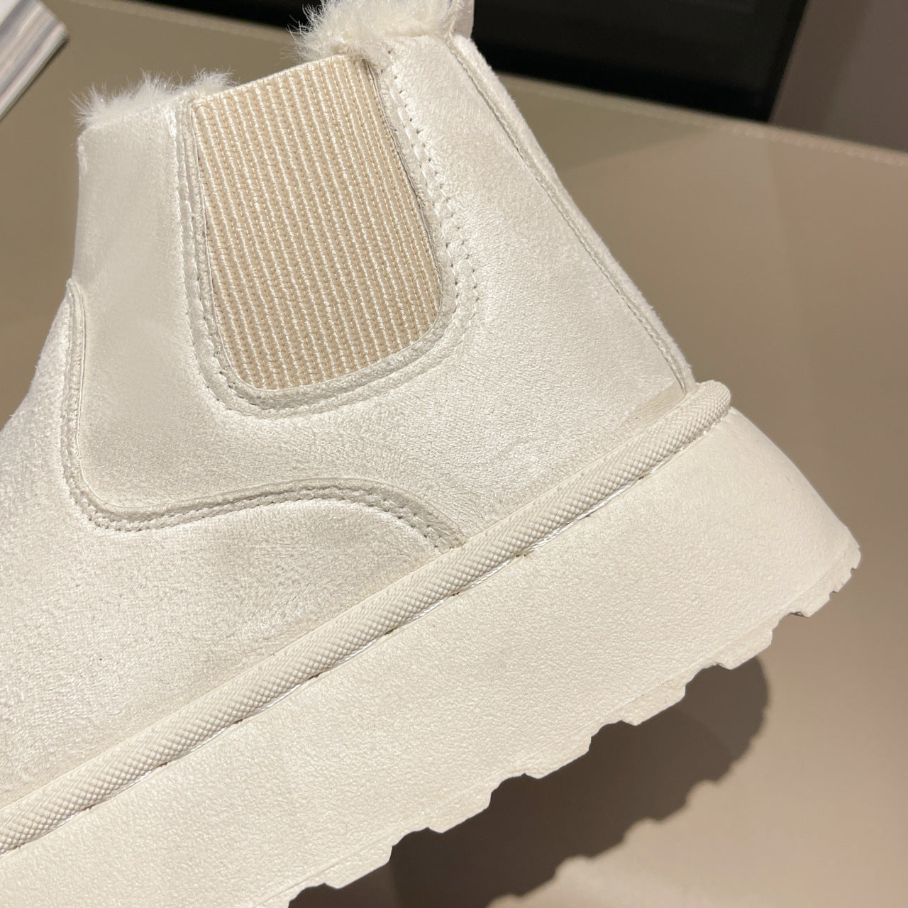 Botas de felpa para mujer Invierno Cálido Lana Grueso Pisos Botas de nieve Zapatos de moda