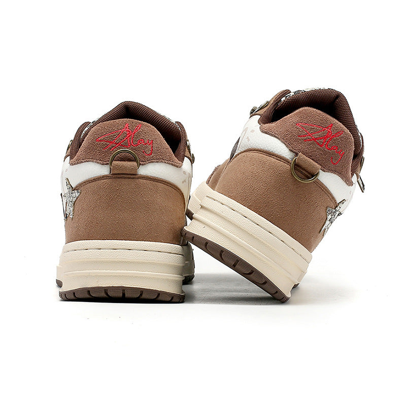 Zapatos de diseño minoritario retro con estrella marrón