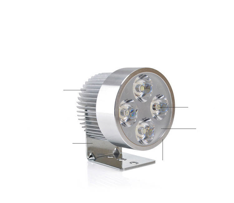 Moto super lumineuse avec phares externes