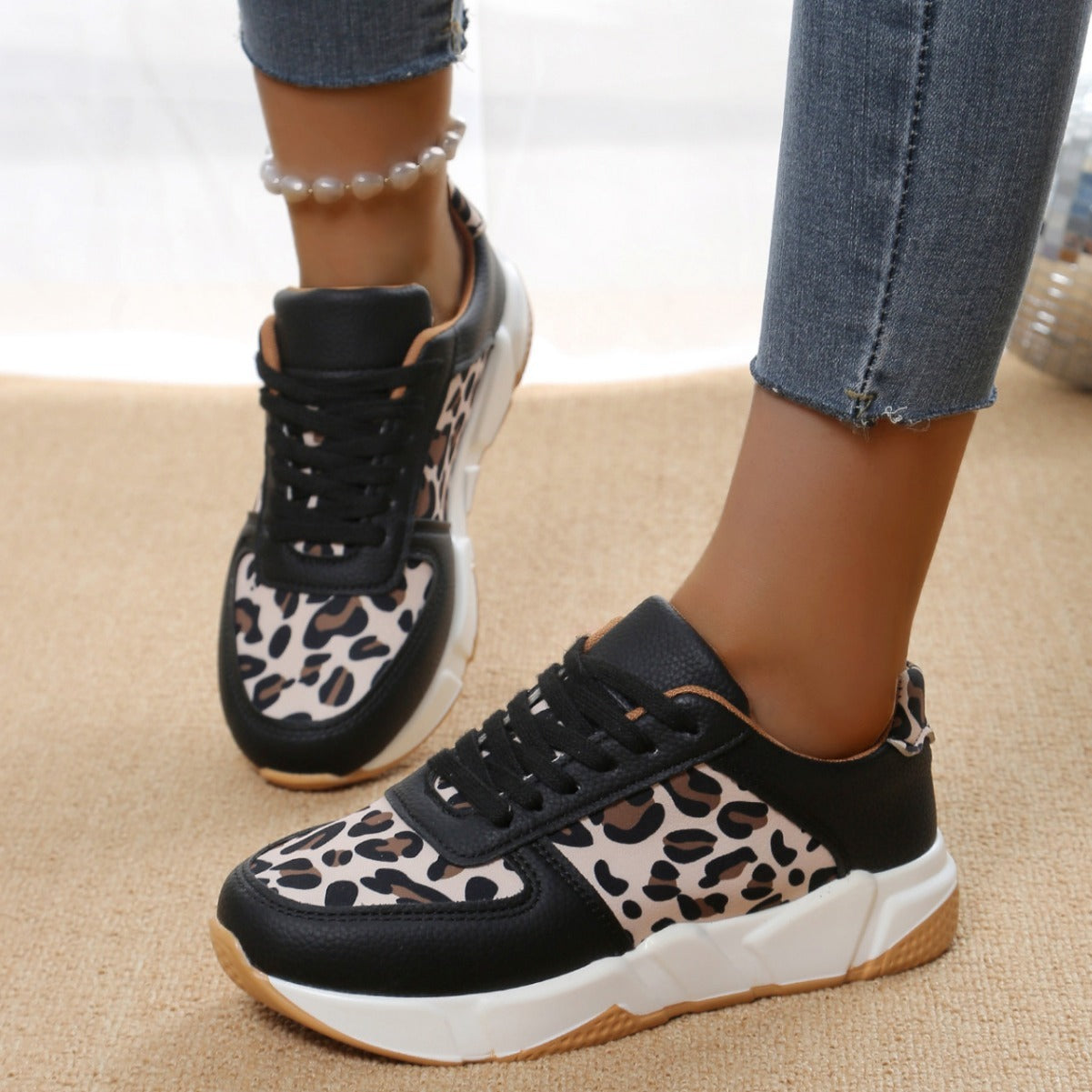 Zapatos deportivos casuales con cordones planos informales con estampado de leopardo