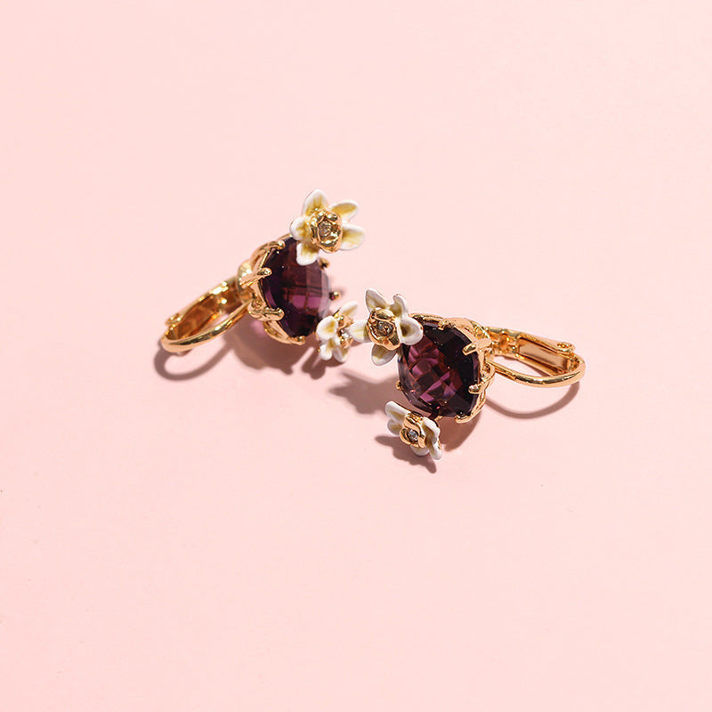 Boucles d'oreilles avec pierres précieuses rouges, fleur de vanille