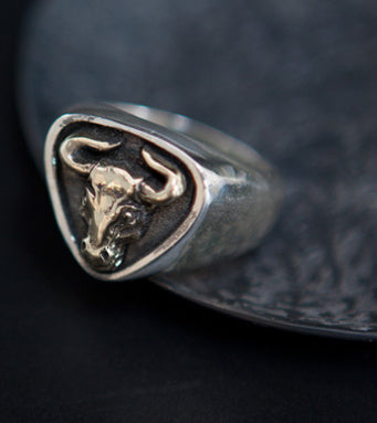 Anillo de vaca con separación de color plateado y cobre