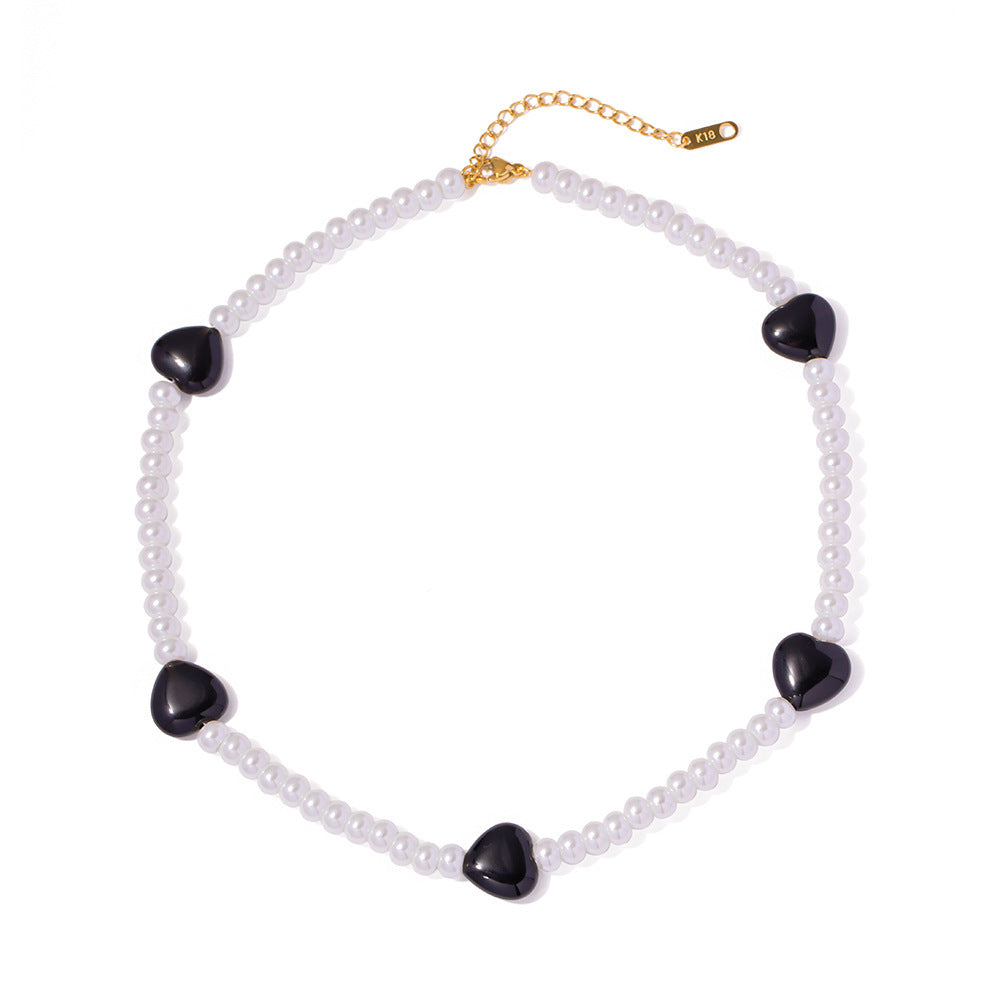 Collar de perlas de cristal en forma de corazón de mujer de color negro