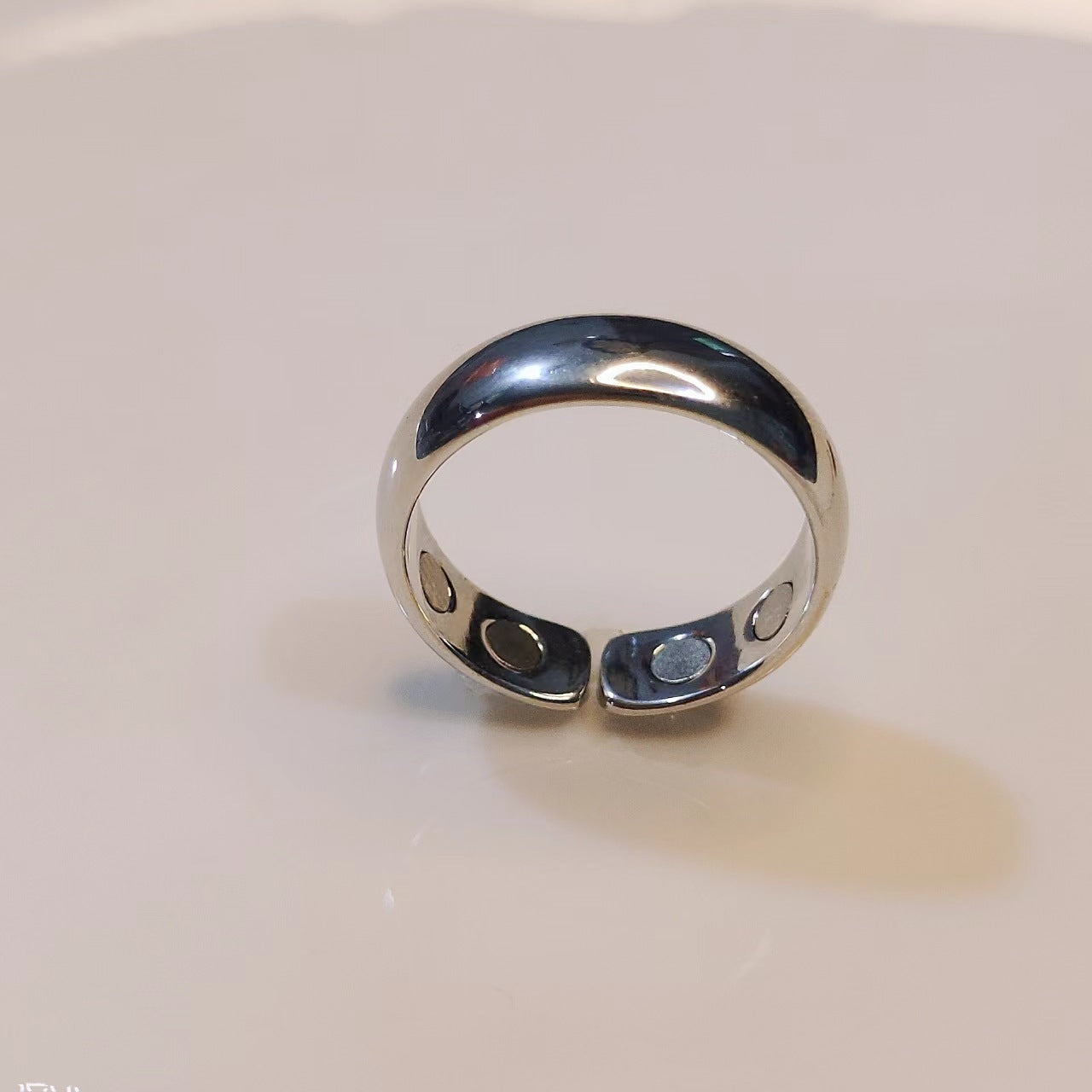 Anillo magnético abierto magnético personalizado de oro rosa galvanizado para hombre