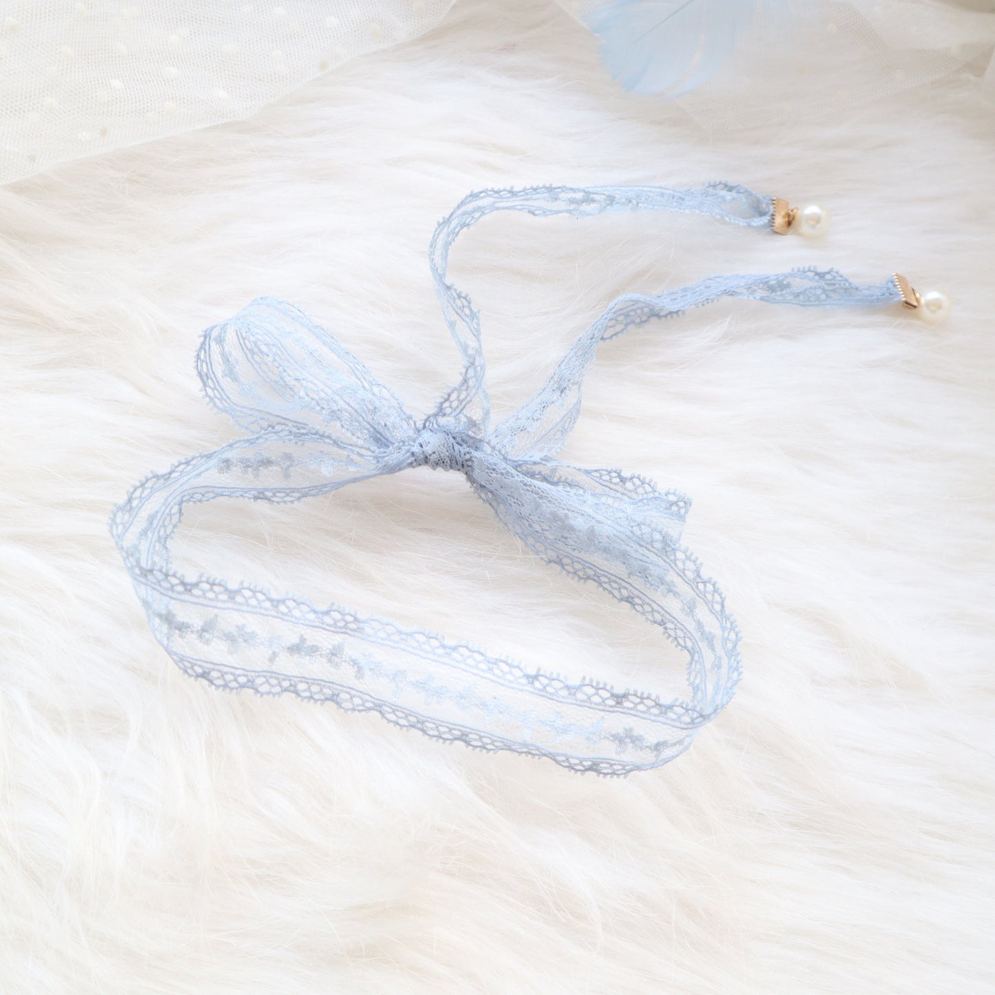 Sweet Accessories Collier ras du cou en perles avec ruban de dentelle gris et bleu