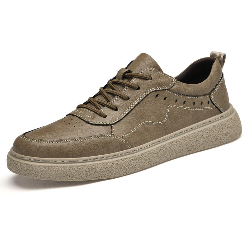 Chaussures blanches, baskets basses pour étudiants