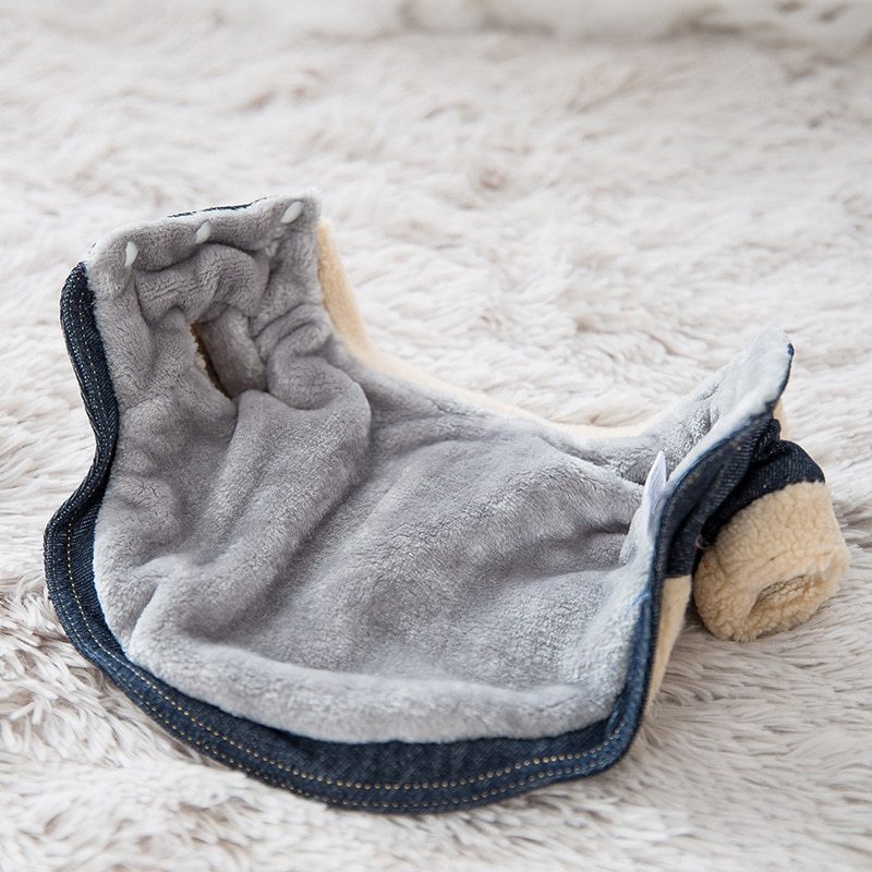 Ropa gruesa y abrigada para mascotas.
