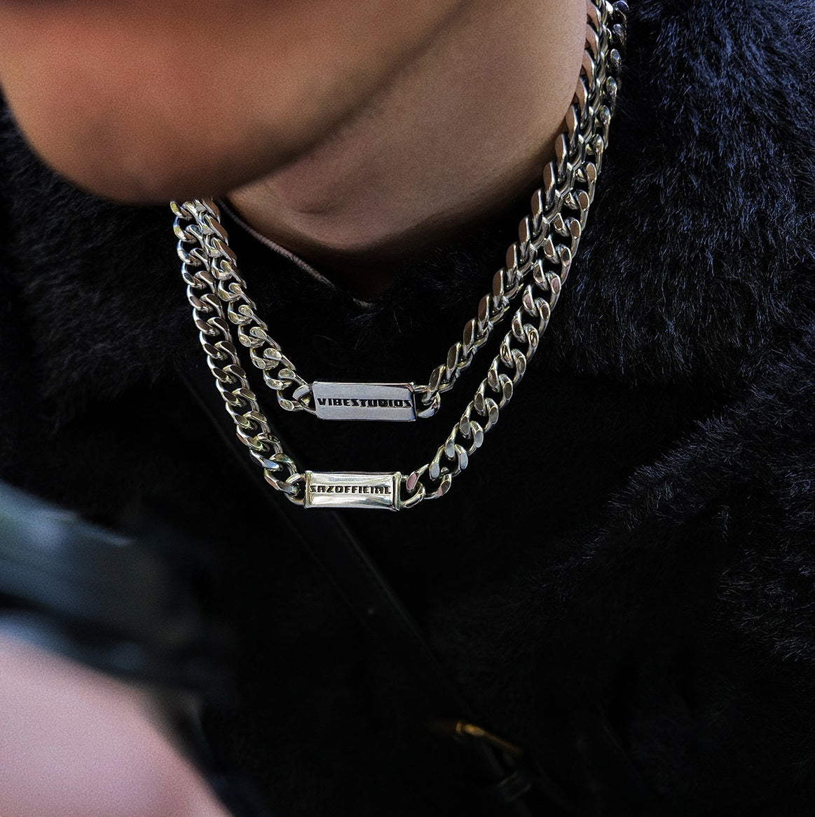 Collier cubain à huit boucles plates et larges
