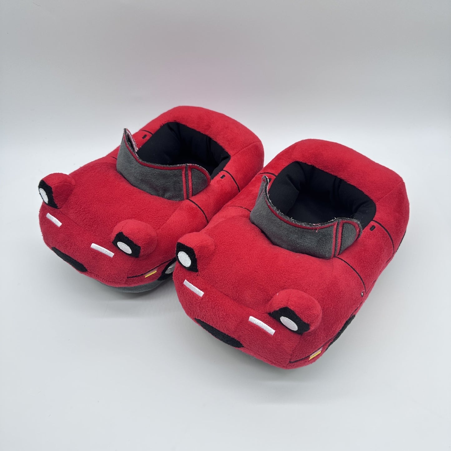 Pantoufles en peluche de voiture de sport pour la maison
