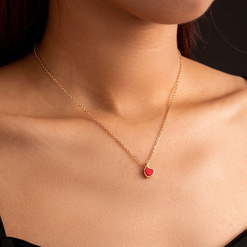 Pendentif chaîne clavicule coeur rouge