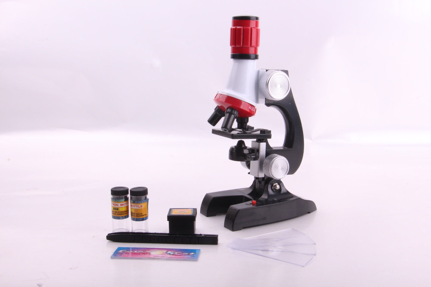 Microscope des sciences biologiques et de l'éducation des enfants