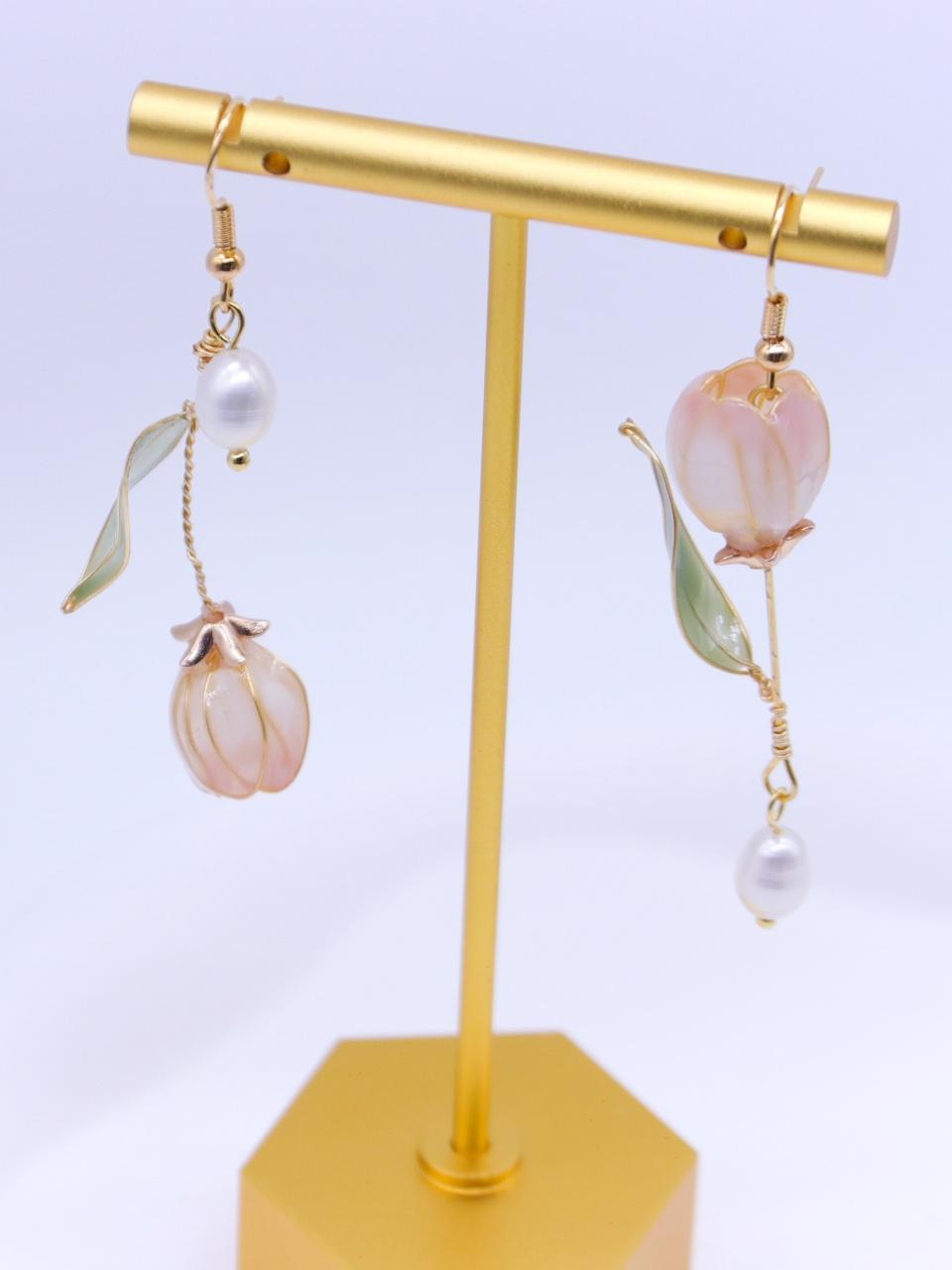 Boucles d'oreilles à tige en forme de fleur vintage tulipe, design d'intérêt particulier