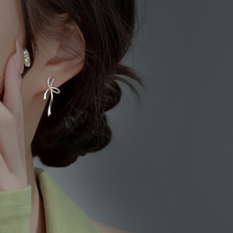 Boucles d'oreilles rondes à clous à nœud creux, Design d'intérêt spécial, haut sens