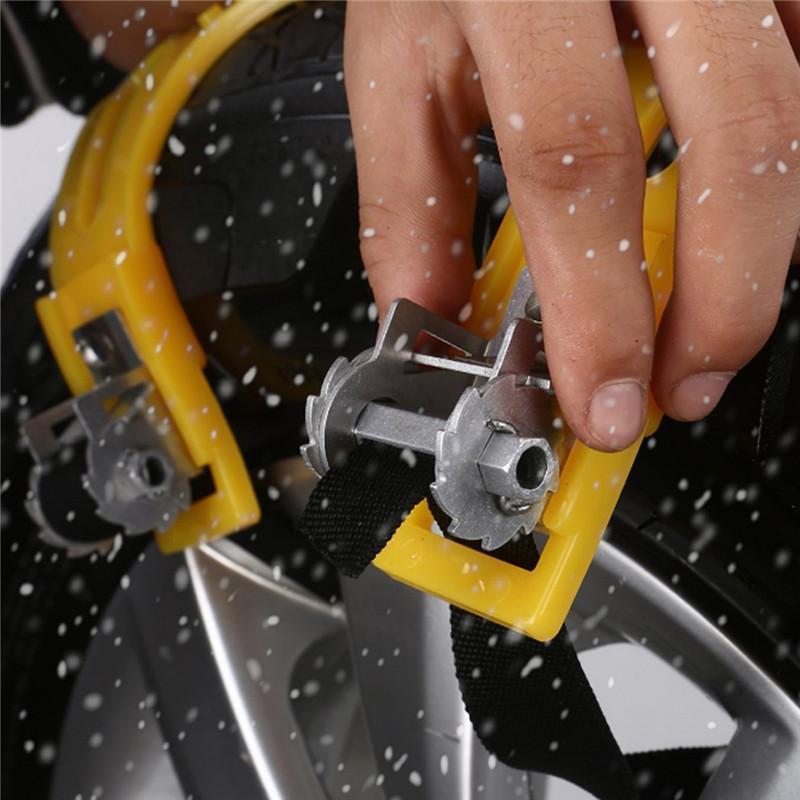 3 cadenas para neumáticos de nieve.