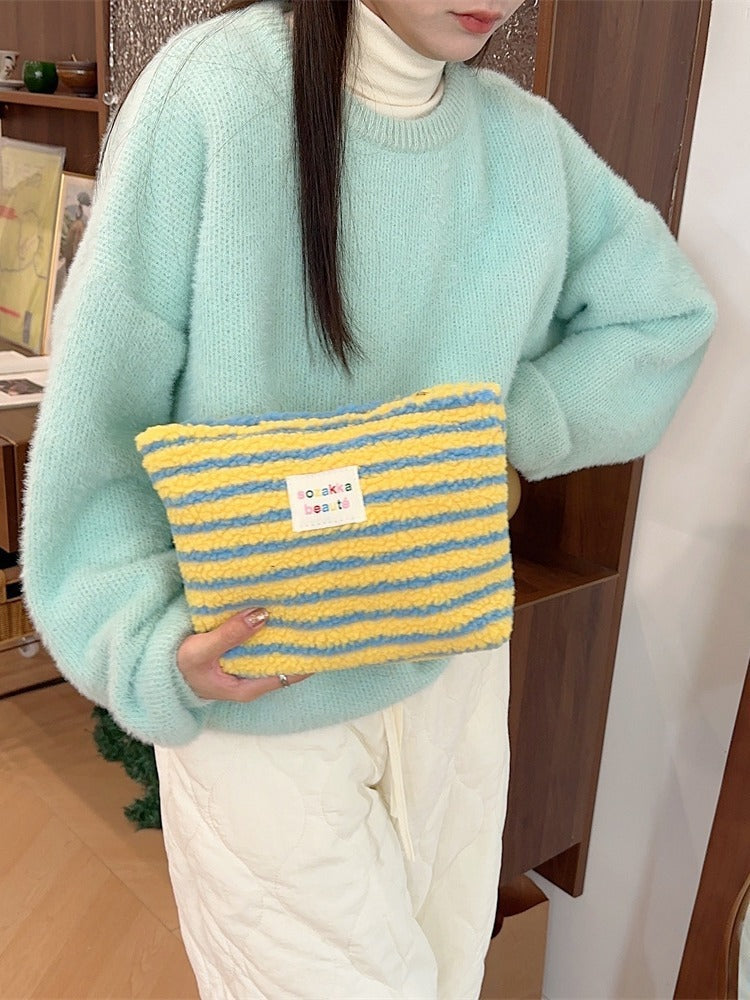 Sac de rangement de cosmétiques de soins de la peau de voyage de grande capacité à pois de couleur peluche d'hiver
