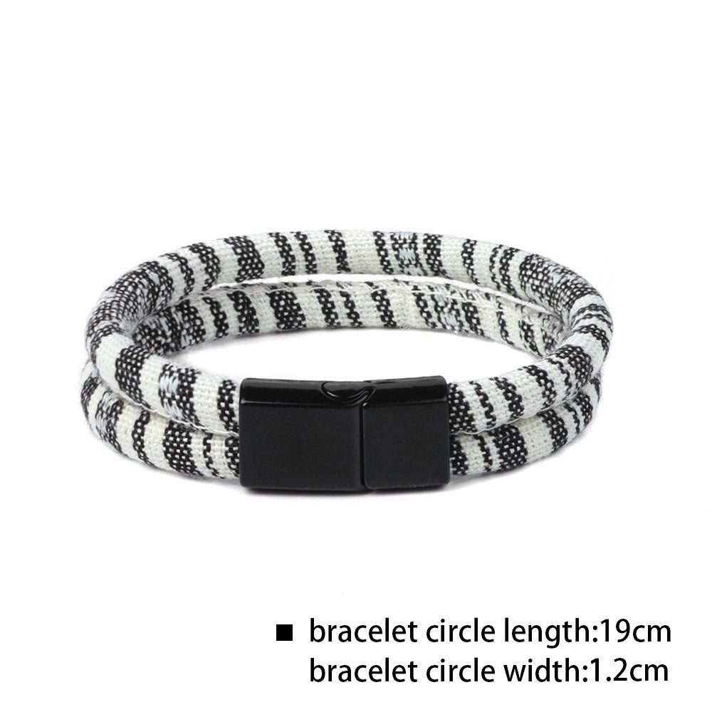 Amantes de la joyería de tela colorida y salvaje