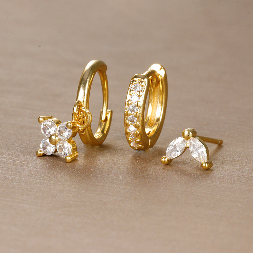 Ensemble de boucles d'oreilles empilées de diamants cloutés de fleurs