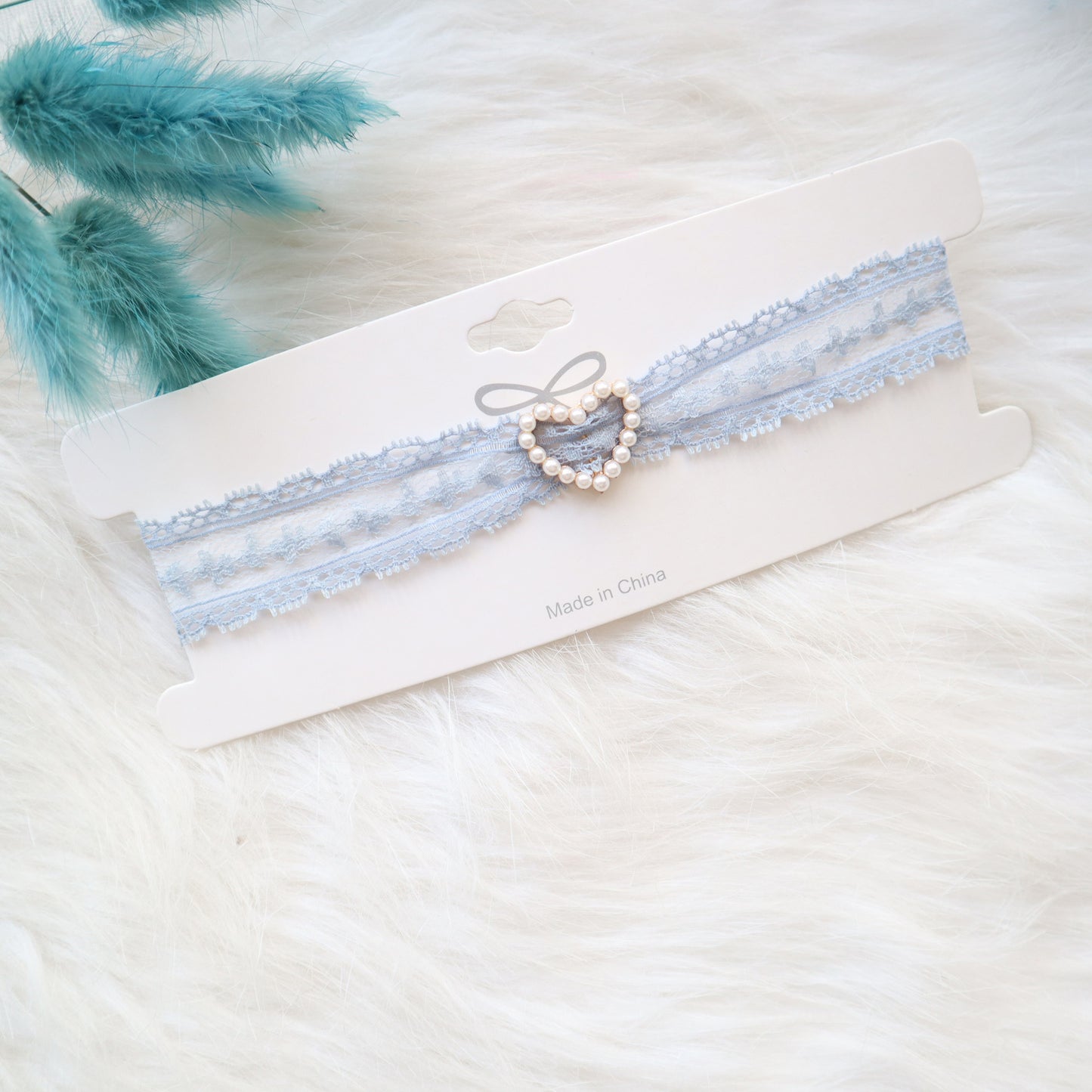 Sweet Accessories Collier ras du cou en perles avec ruban de dentelle gris et bleu