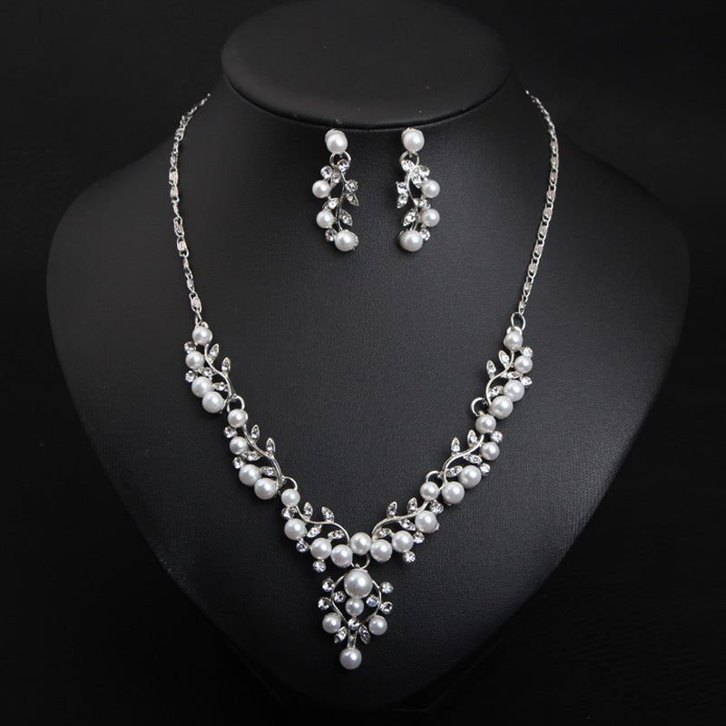 Suite de colliers et boucles d'oreilles en perles de strass simples