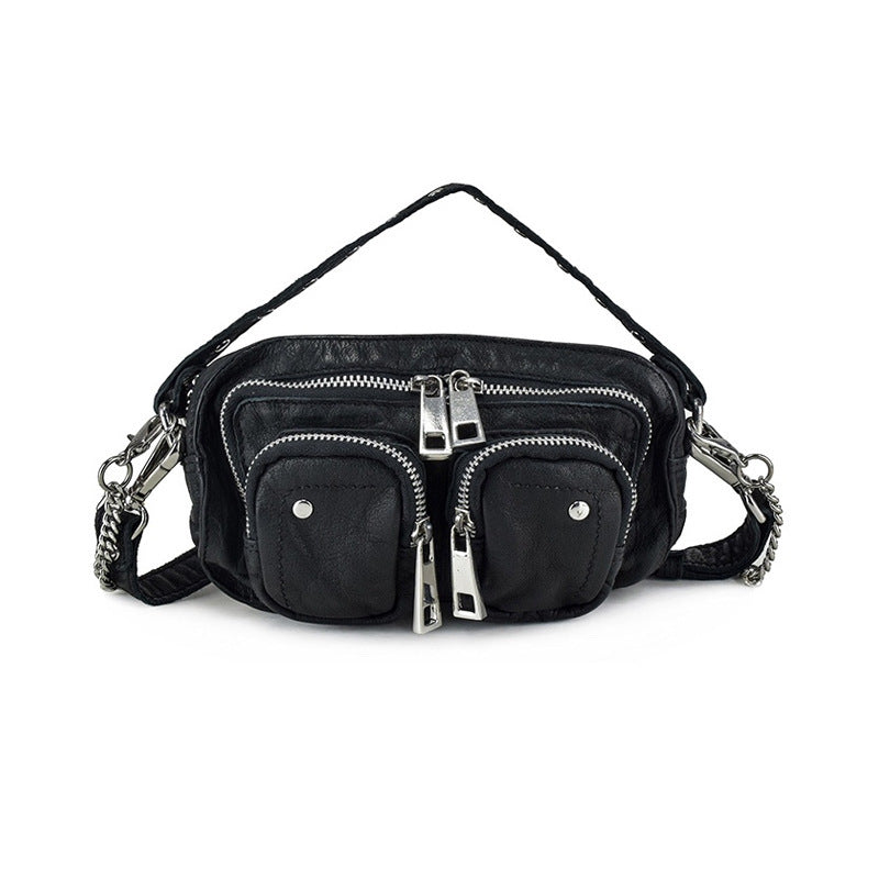 Petit sac carré à bandoulière en chaîne sous les bras