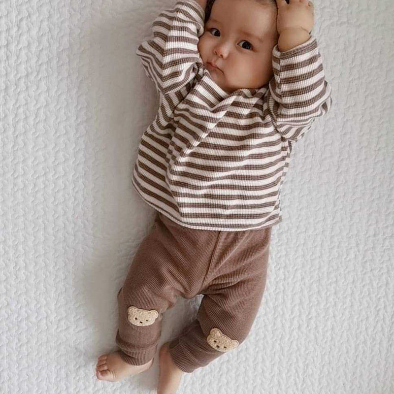 Haut rayé mignon et confortable pour bébés