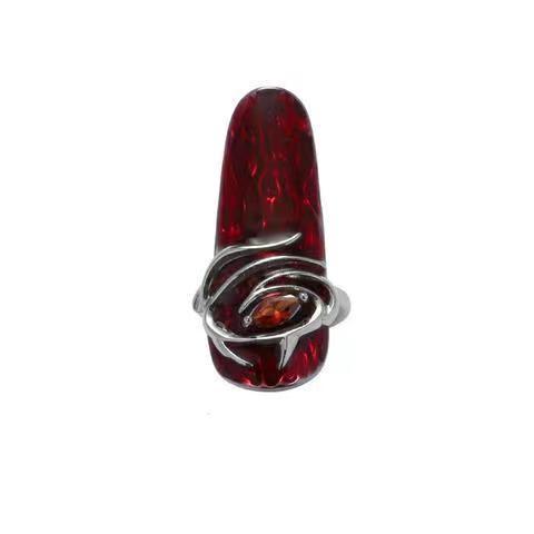 Anneau en métal liquide rouge flamme