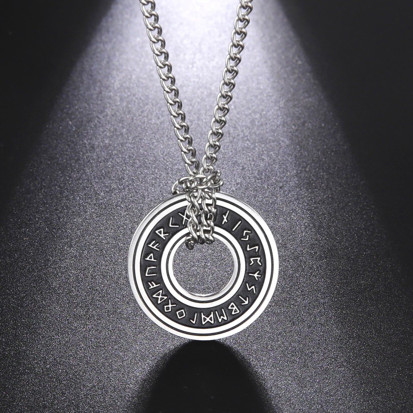 Collier avec pendentif en forme de cercle de runes viking vintage, ornement en acier inoxydable