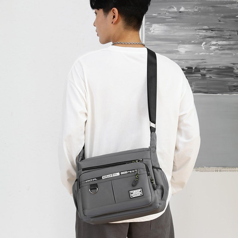 Bolso bandolera de gran capacidad con múltiples bolsillos