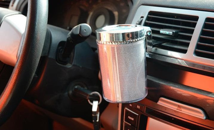 Cenicero colorido del coche