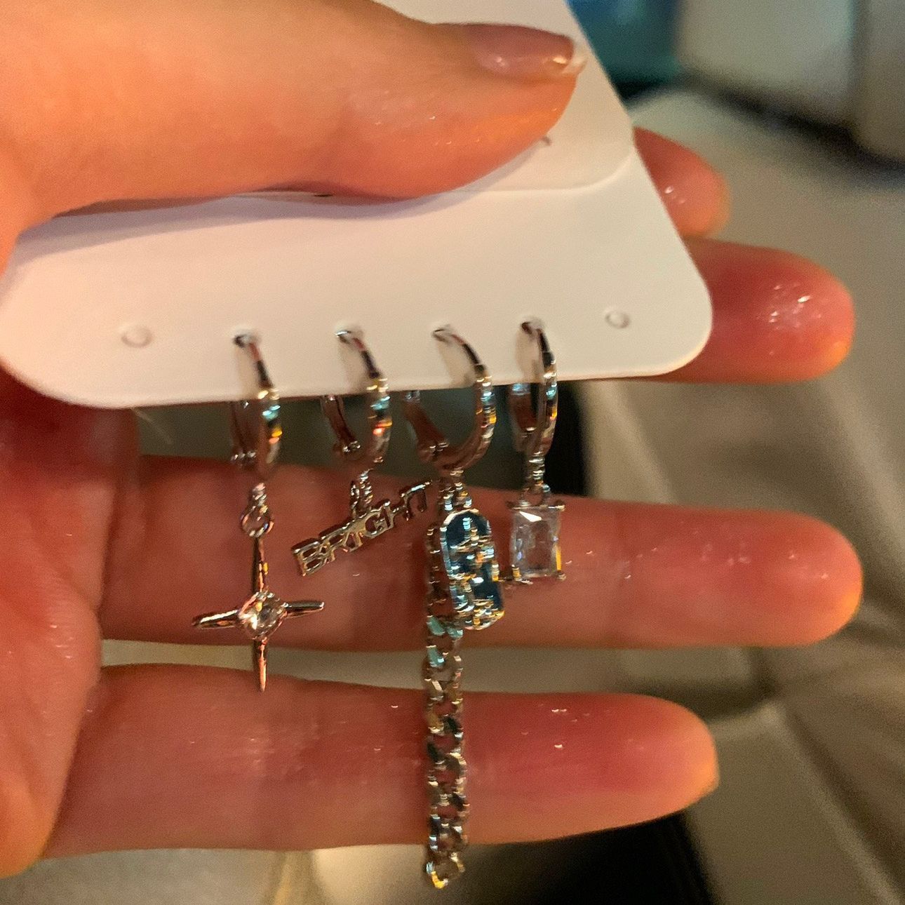 Ins intérêt spécial lumière luxe noir goutte à goutte amour coeur boucles d'oreilles costume