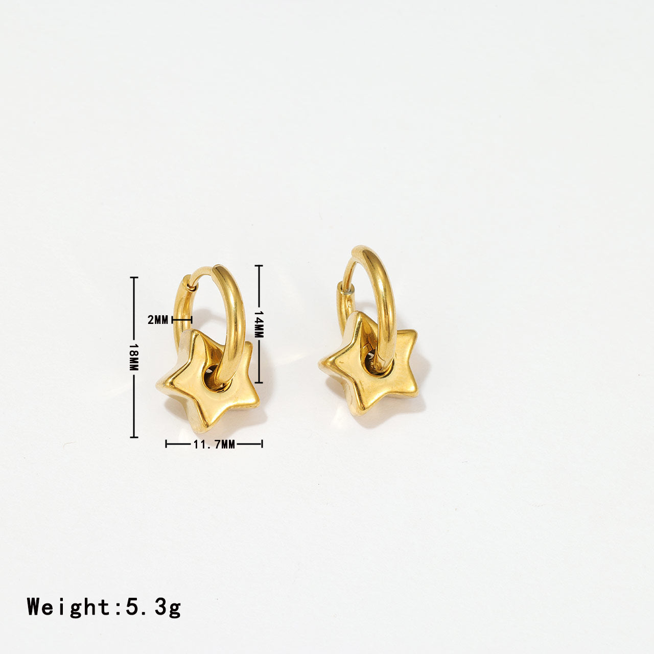 Boucles d'oreilles étoiles en acier titane assorties à la mode
