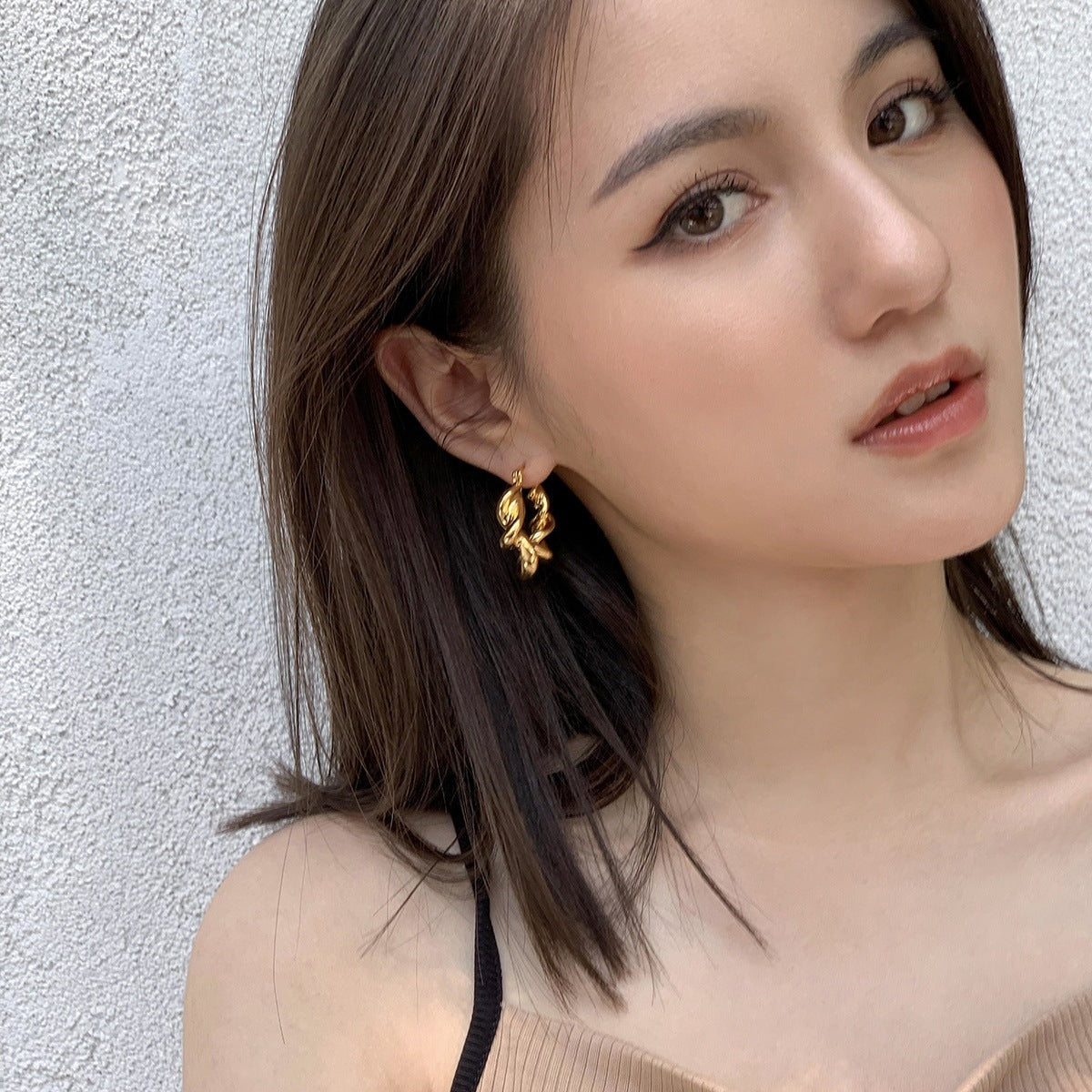 European And American Style Golden Twist Earrings