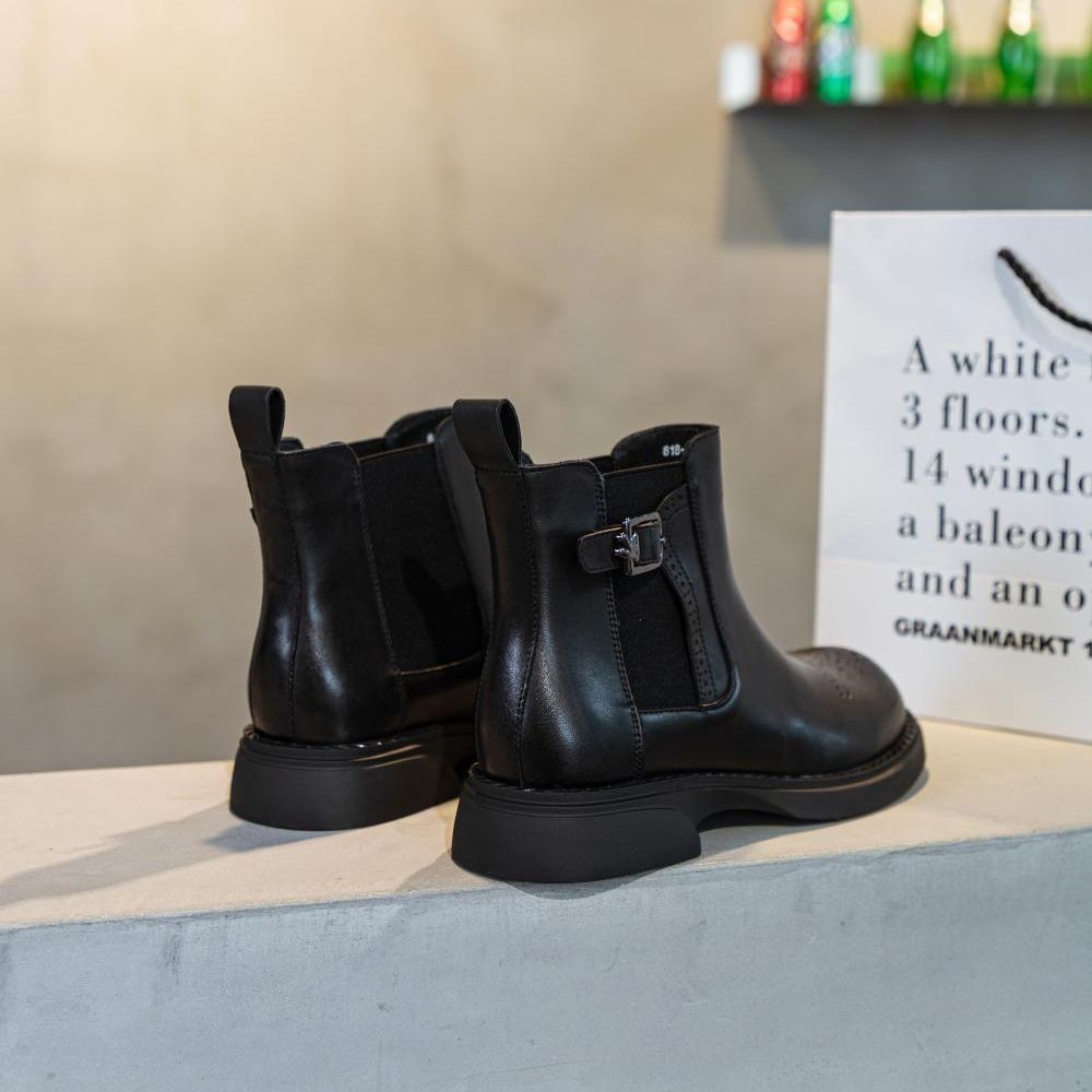 Bottines de style britannique sculptées à fond plat doublées de polaire