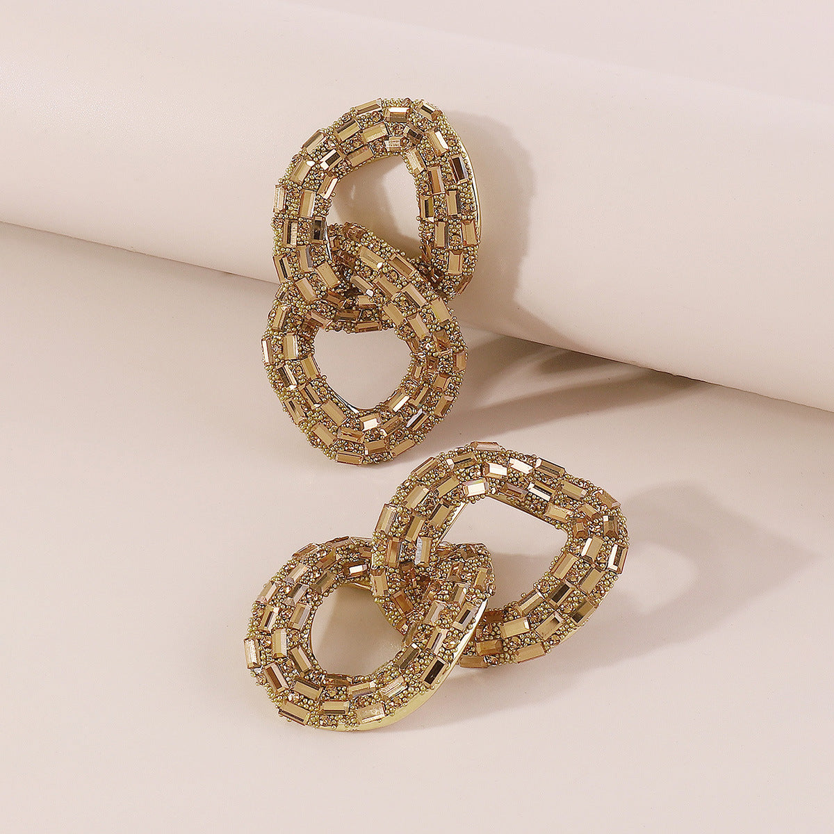 European And American Temperament Entry Lux Full Diamond Hollow Stud Earrings Exaggerated Geometry Chain Rhinestone Design Sense
