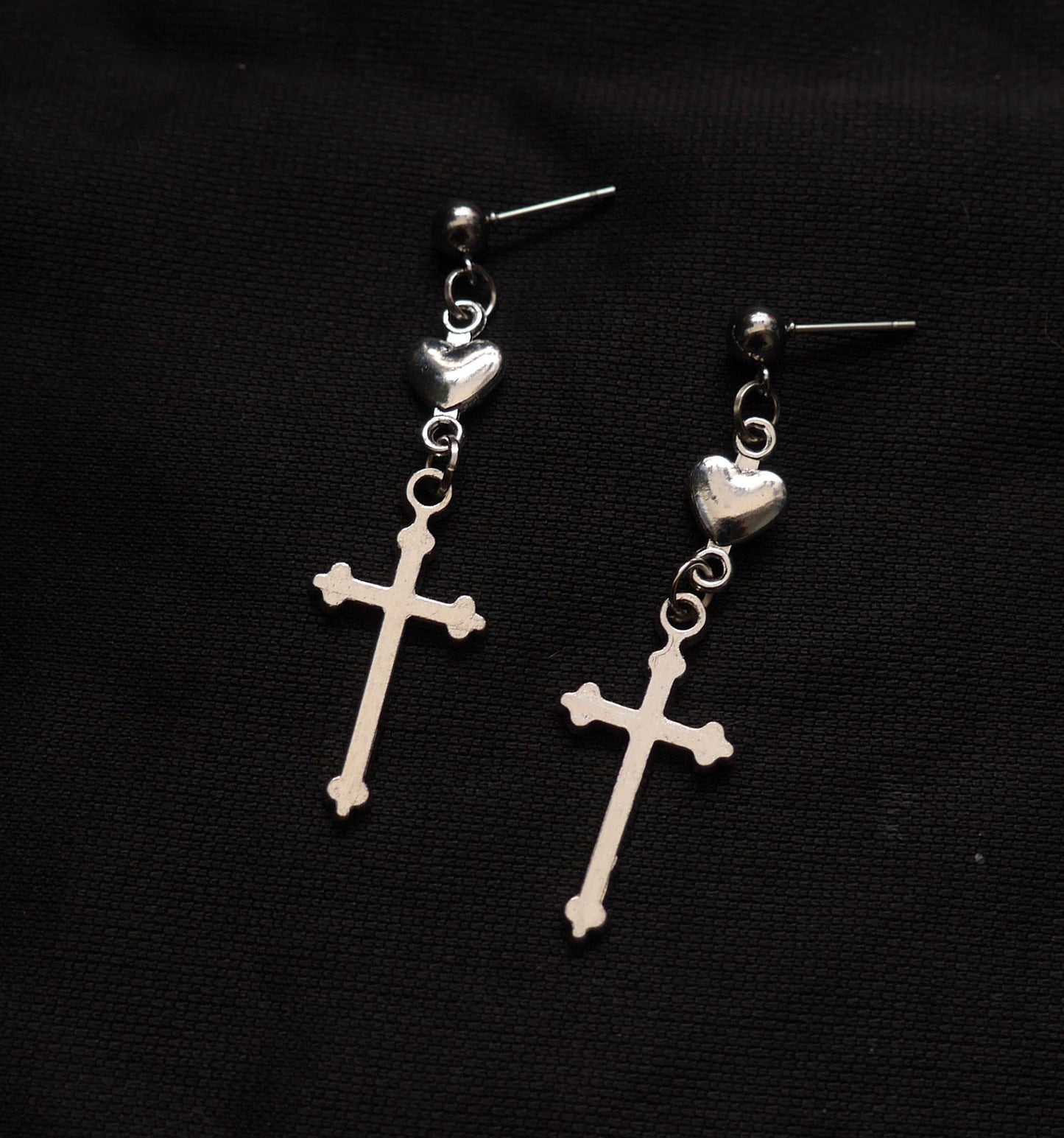 Boucles d'oreilles Vintage Cross Love Heart Foncé