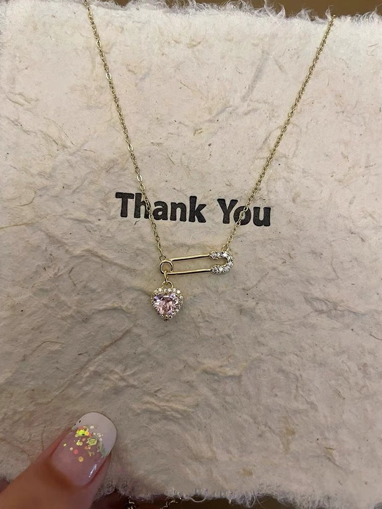 Collier à épingles en forme de cœur, doux et affectueux, lumière d'intérêt particulier, luxe, Design avancé, sens