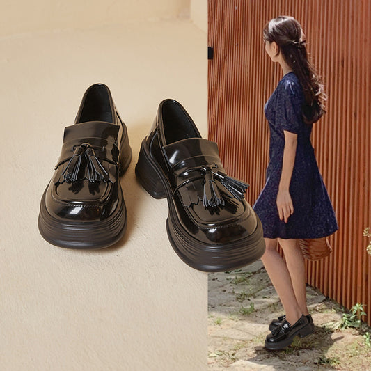 Petites chaussures en cuir de loisirs japonaises à pompon pour dames