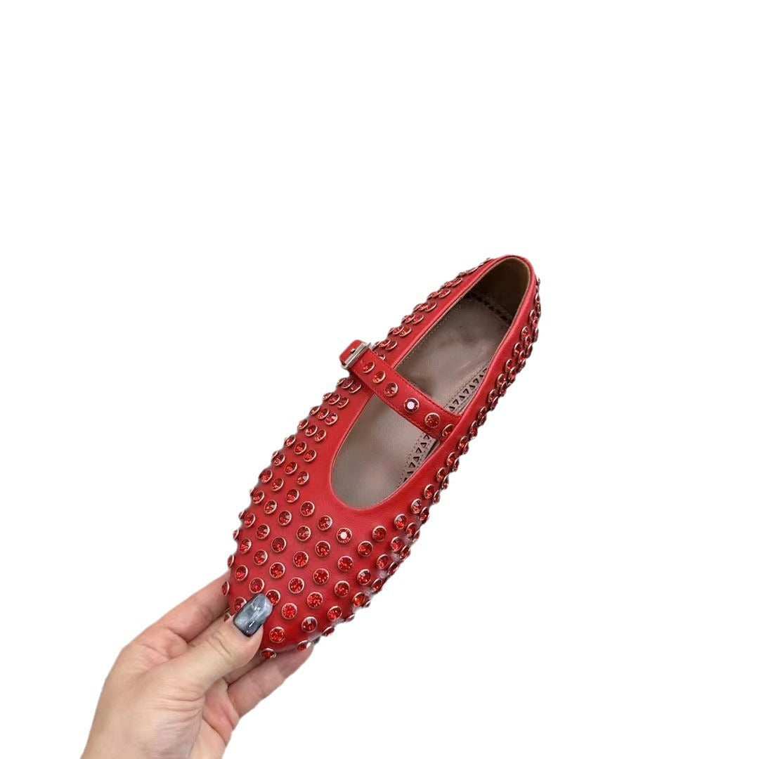 Rivets pleins de diamants avec chaussures à bout rond