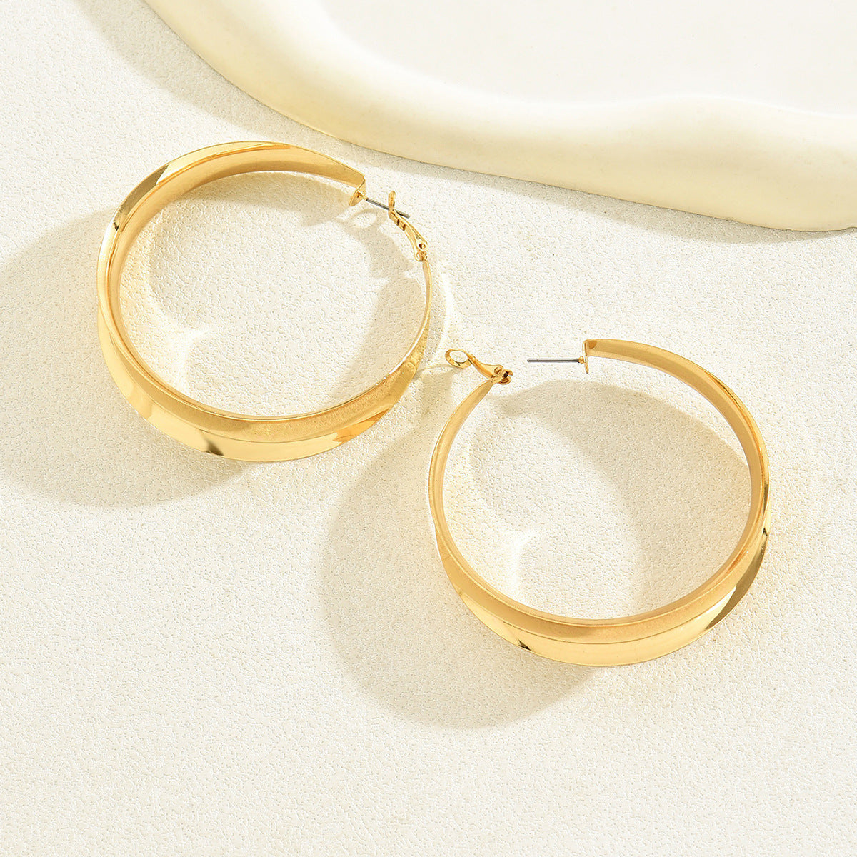 Anneau d'oreille brillant exagéré de personnalité Simple de Style européen et américain