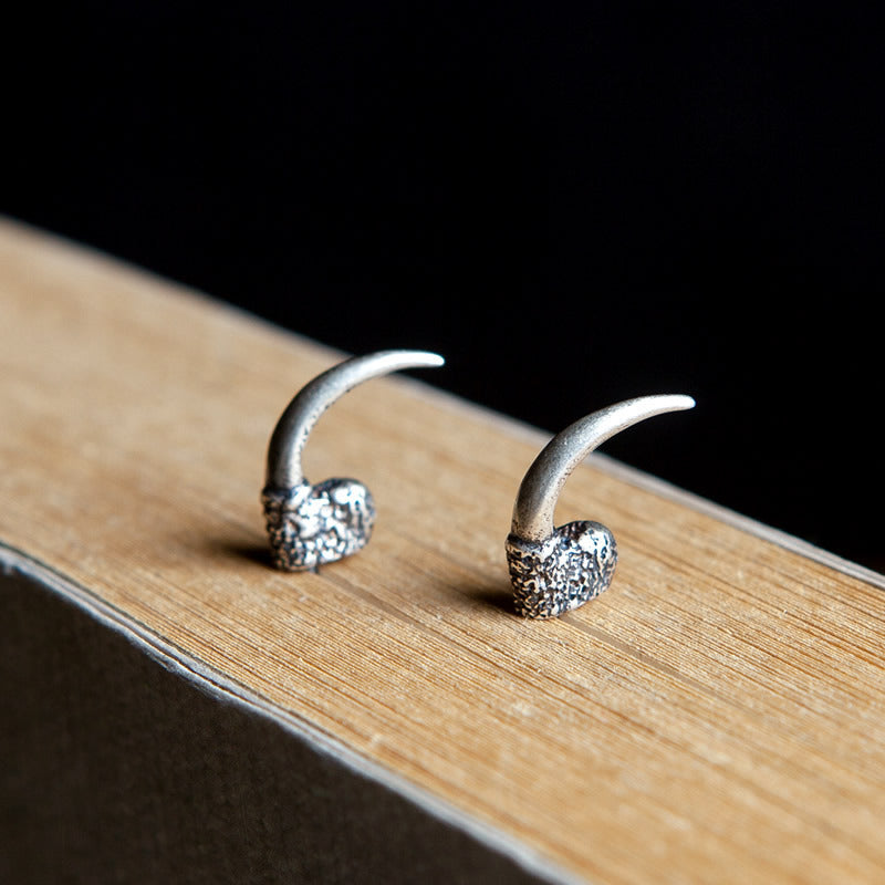 925 Creative Eagle Claw Ear Studs Silver