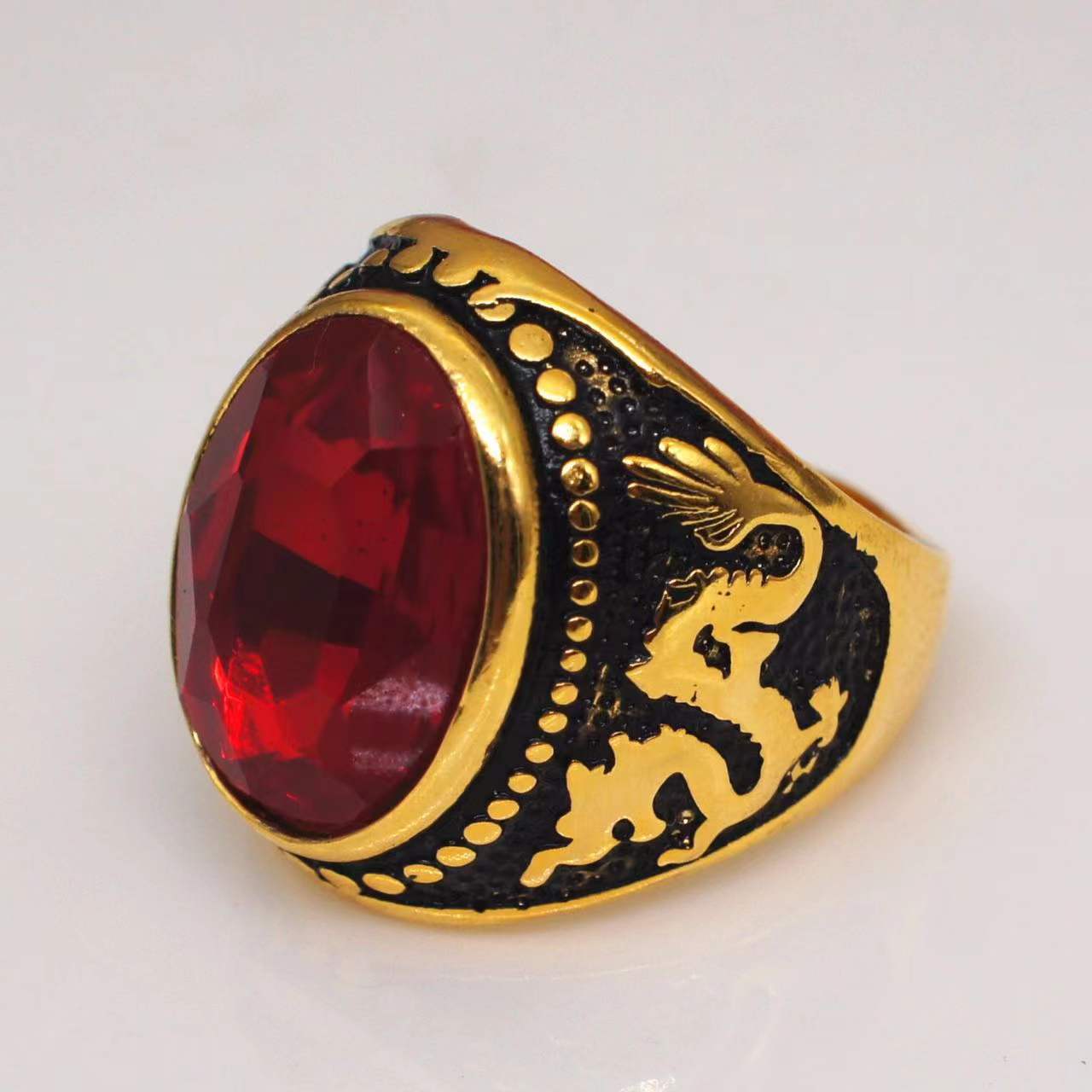 Bague rétro dominatrice plaquée or motif dragon ovale pour homme